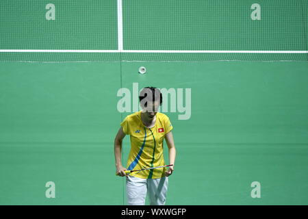 Joueur de badminton de Hong Kong Cheung Ngan Yi est en concurrence contre joueur professionnel japonais Ohori Aya à la première ronde de femmes simple de Victor 2019, Open de Chine à Changzhou city, Jiangsu province de Chine orientale, le 18 septembre 2019. Joueur de badminton de Hong Kong Cheung Ngan Yi défait joueur de badminton professionnel japonais Ohori Aya avec 0-2 à la première ronde de femmes simple de Victor 2019, Open de Chine à Changzhou city, Jiangsu province de Chine orientale, le 18 septembre 2019. Banque D'Images