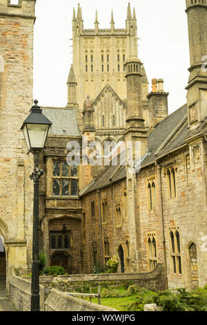 Wells Cathedral et vu de près du Vicaire, Wells, Somerset, England, UK. Banque D'Images