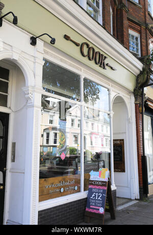 'Cook' boutique sur la rue haute de gamme à Teddington, Middlesex, Royaume-Uni Banque D'Images