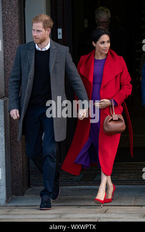 Le prince Harry Duc de Sussex et Meghan, duchesse de Sussex ouvrir officiellement Numéro 7, un supermarché d'alimentation et les citoyens de Birkenhead communauté cafe, le 14 janvier 2019 à Birkenhead, Merseyside, Angleterre. Birkenhead alimentation est une coalition d'églises, les banques alimentaires, les groupes communautaires et d'autres organisations travaillant ensemble pour éliminer la faim à Birkenhead. Le supermarché local permet aux familles d'acheter leurs achats hebdomadaires à un prix réduit, et fournit des conseils et de plaidoyer sur les avantages sociaux, à la recherche de travail, de la dette, de la budgétisation et de la cuisine. Banque D'Images