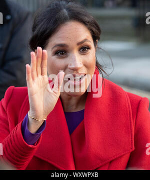 Le prince Harry Duc de Sussex et Meghan, duchesse de Sussex ouvrir officiellement Numéro 7, un supermarché d'alimentation et les citoyens de Birkenhead communauté cafe, le 14 janvier 2019 à Birkenhead, Merseyside, Angleterre. Birkenhead alimentation est une coalition d'églises, les banques alimentaires, les groupes communautaires et d'autres organisations travaillant ensemble pour éliminer la faim à Birkenhead. Le supermarché local permet aux familles d'acheter leurs achats hebdomadaires à un prix réduit, et fournit des conseils et de plaidoyer sur les avantages sociaux, à la recherche de travail, de la dette, de la budgétisation et de la cuisine. Banque D'Images