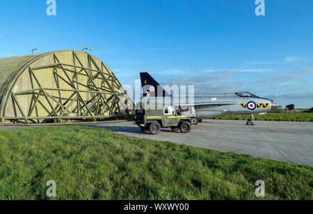 La foudre RAF XR768, nightshoot à Cornwall Aviation Heritage Centre Banque D'Images