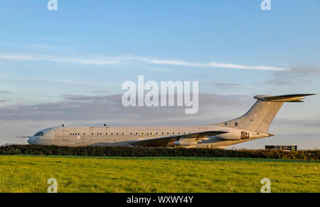 RAF Vickers VC-10K3 à un nightshoot à Cornwall Aviation Heritage Centre Banque D'Images