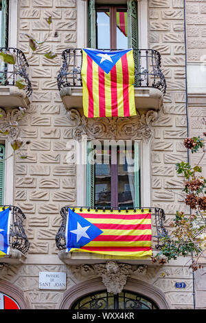 Balcons d'intéressants Barcelone en Espagne Banque D'Images