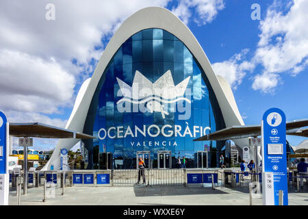 Valencia Oceanografic Park Valencia Espagne Bâtiment d'architecture moderne dans la Cité des Arts et des Sciences Banque D'Images