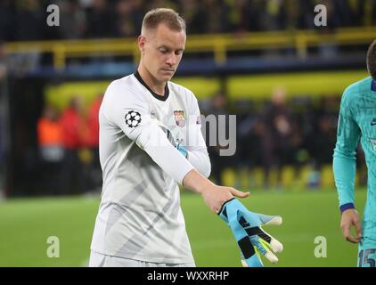 Dortmund, Allemagne. 17Th Sep 2019. firo : 17.09.2019 Football, Ligue des champions 2019/2020 BVB Borussia Dortmund - FC Barcelone 0 : 0 gants, geste, Marc-André ter Stegen | utilisée dans le monde entier : dpa Crédit/Alamy Live News Banque D'Images