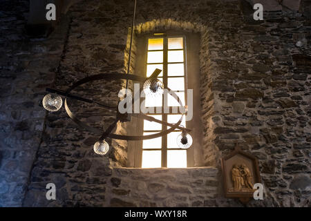 Détails de l'intérieur de l'église de Santa Margherita d'Antiochia à Vernazza, Cinque Terre, Italie Banque D'Images