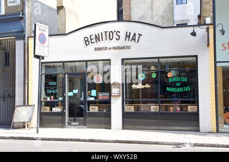 Benito's Hat high street est un restaurant mexicain à l'UK Banque D'Images