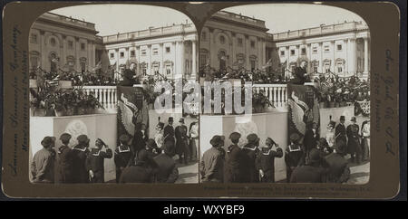 Le président Theodore Roosevelt prononce son discours inaugural, Washington, D.C., Stéréo Card, American Stereoscopic Co., 4 mars 1905 Banque D'Images