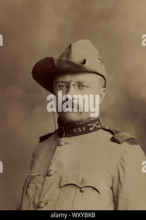 Theodore Roosevelt, Head and shoulders Portrait Rough Riders en uniforme militaire, photo de Arthur Hewitt, 1900 Banque D'Images
