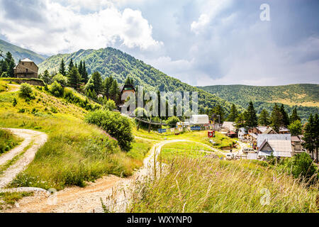 Brezovica, Kosovo - le 28 juillet 2019. Station de ski en été Banque D'Images