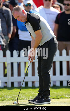 WENTWORTH, Angleterre le 18 septembre Paul Scholes met ses pratiques au cours de la BMW PGA Championship Pro Am au Wentworth Club, London le mercredi 18 septembre 2019. (Crédit : Jon Bromley | MI News) usage éditorial uniquement, licence requise pour un usage commercial. Photographie peut uniquement être utilisé pour les journaux et/ou magazines des fins éditoriales Crédit : MI News & Sport /Alamy Live News Banque D'Images