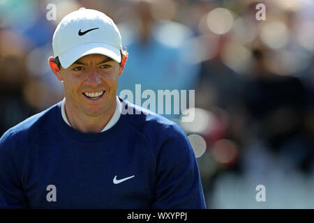 WENTWORTH, Angleterre le 18 septembre Rory McIlroy aime son jour au cours de la BMW PGA Championship Pro Am au Wentworth Club, London le mercredi 18 septembre 2019. (Crédit : Jon Bromley | MI News) usage éditorial uniquement, licence requise pour un usage commercial. Photographie peut uniquement être utilisé pour les journaux et/ou magazines des fins éditoriales Crédit : MI News & Sport /Alamy Live News Banque D'Images