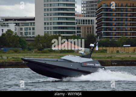 MAST-13, unmanned surface vehicle (USV) en démonstration à DSEI2019 in London's Royal Docks Banque D'Images