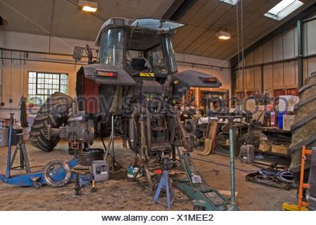 Ateliers Atelier tracteurs tracteur machine machines agricoles machines ...