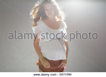 Portrait de jeune femme enceinte