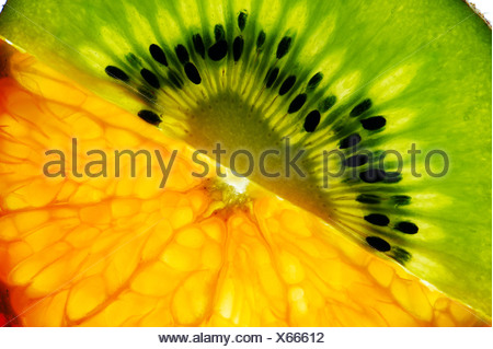 Tranches de kiwi et mandarine