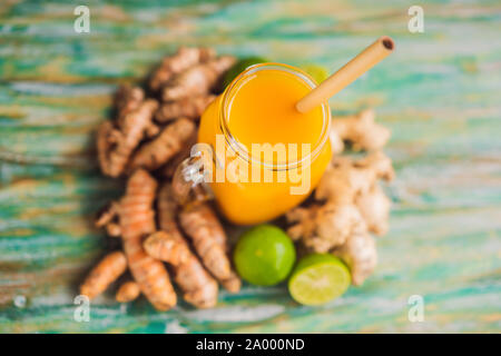 Jamu bere. Indonesiano bevanda tradizionale di Bali Foto Stock