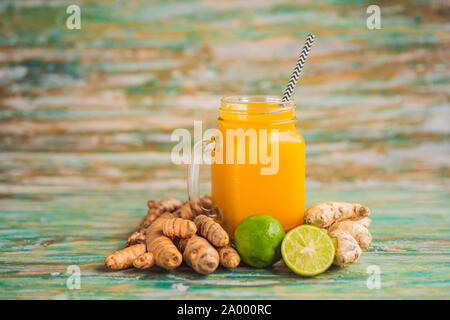 Jamu bere. Indonesiano bevanda tradizionale di Bali Foto Stock