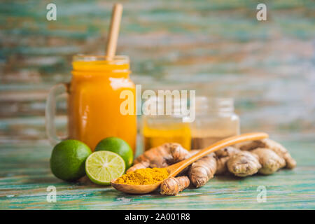 Jamu bere. Indonesiano bevanda tradizionale di Bali Foto Stock