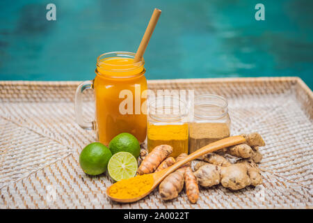 Jamu bere. Indonesiano bevanda tradizionale di Bali Foto Stock