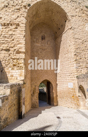 Alcala la Real antenna vista panorama del medievale rovinato fortezza collinare dall'epoca araba in Andalusia Spagna vicino a Granada Foto Stock