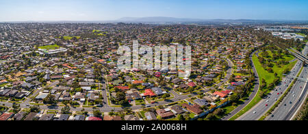 Panoramica aerea di Piacenza sobborgo di Melbourne, Australia sulla giornata di sole Foto Stock