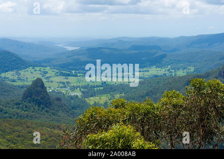 Bella umido della foresta pluviale tropicale vista aerea. Escursioni nella foresta pluviale. Avventura nella foresta pluviale, Parco Nazionale Lamington, Queensland, Australia Foto Stock