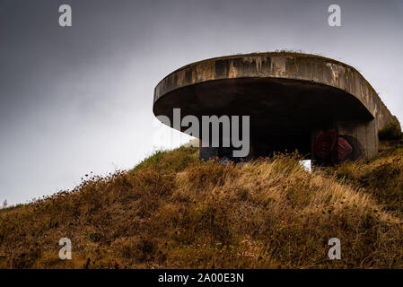 Vista esterna della II Guerra Mondiale tedesco bunker, Plougonvelin, Finisterre, Bretagna Francia Foto Stock