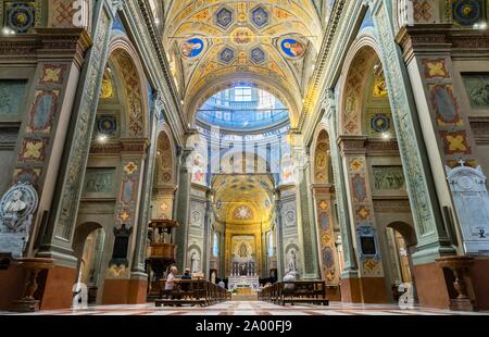 Navata centrale interno, Basilica Cattedrale di Santa Maria Assunta, Carpi, Provincia di Modena, Emilia Romagna, Italia Foto Stock