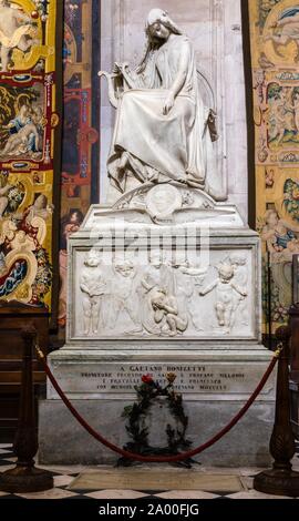 Tomba, compositore Gaetano Donizetti, la Basilica di Santa Maria Maggiore, Città Vecchia, Bergamo, Lombardia, Italia Foto Stock