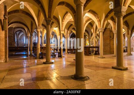 Cripta della Chiesa abbaziale di San Silvestro, romanico, Nonantola, Provincia di Modena, Emilia Romagna, Italia Foto Stock