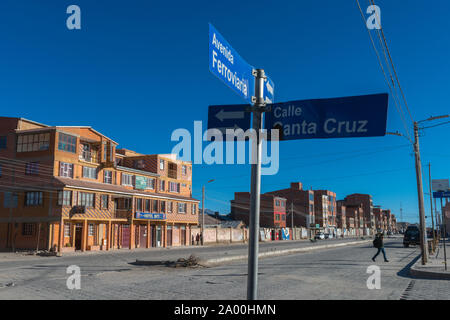 Street nella città di Uyuni, 3660m sopra il livello del mare, nel quartiere di Potosí, Bolivia, America Latina Foto Stock