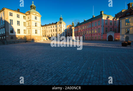 Il palazzo di Wrangel (Wrangelska palatset), Stenbock Palace (Stenbockska Palatset, statua di Birger Jarl, Birger Jarls Torg, Riddarholmen Stoccolma, Svezia Foto Stock