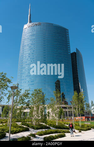 Milano, Italia - 31 Maggio 2019: UniCredit edificio di Porta Nuova e Porta Nuova, il principale quartiere degli affari di Milano Foto Stock