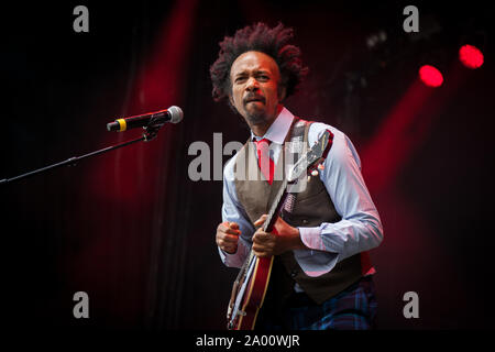 Trondheim, Norvegia. 17th, Agosto 2017. Il cantante e cantautore fantastico Negrito esegue un concerto dal vivo durante il norvegese music festival Pstereo 2017 di Trondheim. (Photo credit: Gonzales foto - Tor Atle Kleven). Foto Stock