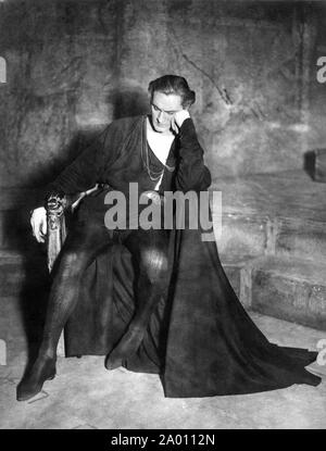 JOHN BARRYMORE come frazione, Principe di Danimarca nel 1925 Londra produzione di Amleto da William Shakespeare al Theatre Royal Haymarket Foto Stock