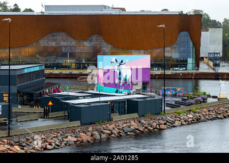 Entrata dalla darsena che conduce a Fishermens's Quay in Kristiansand, Norvegia. Foto Stock