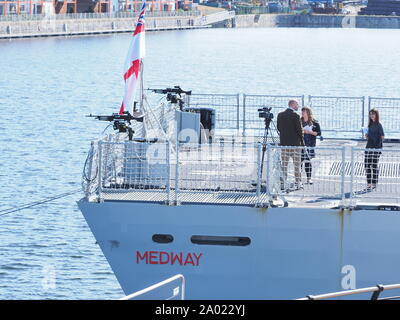 Chatham, Kent, Regno Unito. 19 Settembre, 2019. HMS Medway fu ufficialmente commissionato questa mattina nella storica città navale di Chatham con numerosi i VIP di presenze. Ella è chiamato dopo il fiume Medway e Medway città e è inusuale per una nave da guerra ad essere commissionati nella zona lei è chiamato dopo. Lei è il primo Royal Navy ship commissionato a Chatham Dockyard dal 1988. Credito: James Bell/Alamy Live News Foto Stock