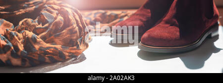 Banner donne luce accessori sciarpa leopard chelsea stampa stivali. Il riflesso dello spazio di copia Foto Stock