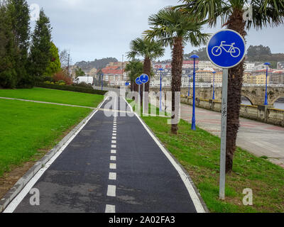 Cambre / Spagna - Dicembre 09 2018: Paseo da Ria do Burgo in Galizia Spagna Foto Stock