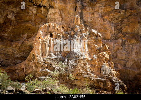 Formazione rocciosa di un canyon, Oliva Trail, Namib Naukluft Park, Namibia Foto Stock