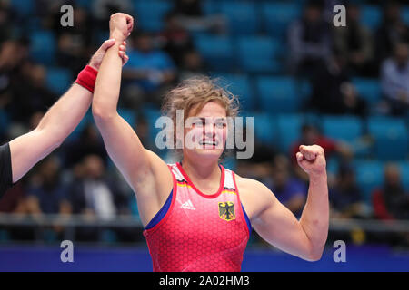 Nur Sultan, Kazakistan. Xix Sep, 2019. Il wrestling/Freestyle: World Championship, donne, 68kg. Il tedesco Anna Schell cheers dopo la sua vittoria contro Wieszczek dalla Polonia. Credito: Kadir Caliskan/dpa/Alamy Live News Foto Stock