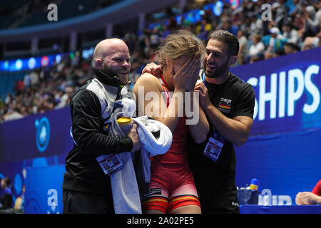 Nur Sultan, Kazakistan. Xix Sep, 2019. Il wrestling/Freestyle: World Championship, donne, 68kg. Il tedesco Anna Schell cheers dopo la sua vittoria contro Wieszczek dalla Polonia. Credito: Kadir Caliskan/dpa/Alamy Live News Foto Stock