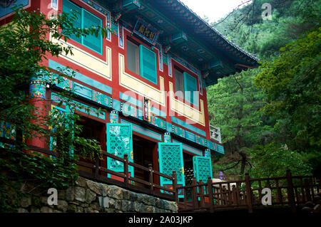 Tempio buddista sulla montagna a Seul in Corea Soth Foto Stock