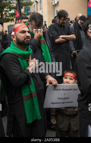 Comunità musulmana Bradford 2019 2010S UK. Giorno di Ashura parade musulmani sciiti ricorda il martirio di Hussain Husayn ibn Ali nella battaglia di Karbala HOMER SYKES Foto Stock