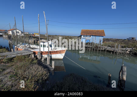 Francia, Île d'Oléron, 10/2018 , una popolare destinazione turistica, Francese ostricoltura siti, è un'isola al largo della costa atlantica della Francia è la se Foto Stock