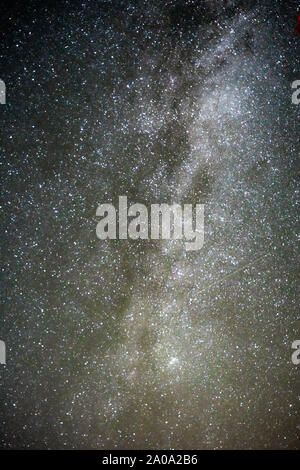 Via lattea panorama su un cielo notturno Foto Stock