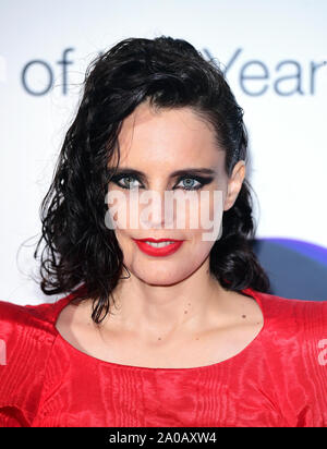 Anna Calvi durante la Hyundai Premio Mercurio 2019, tenutosi presso la Eventim Apollo, Londra. Foto Stock