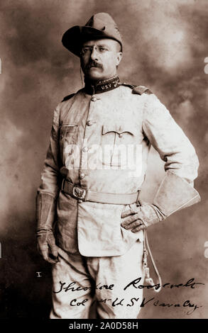 Theodore Roosevelt in uniforme militare 1898. Foto Stock